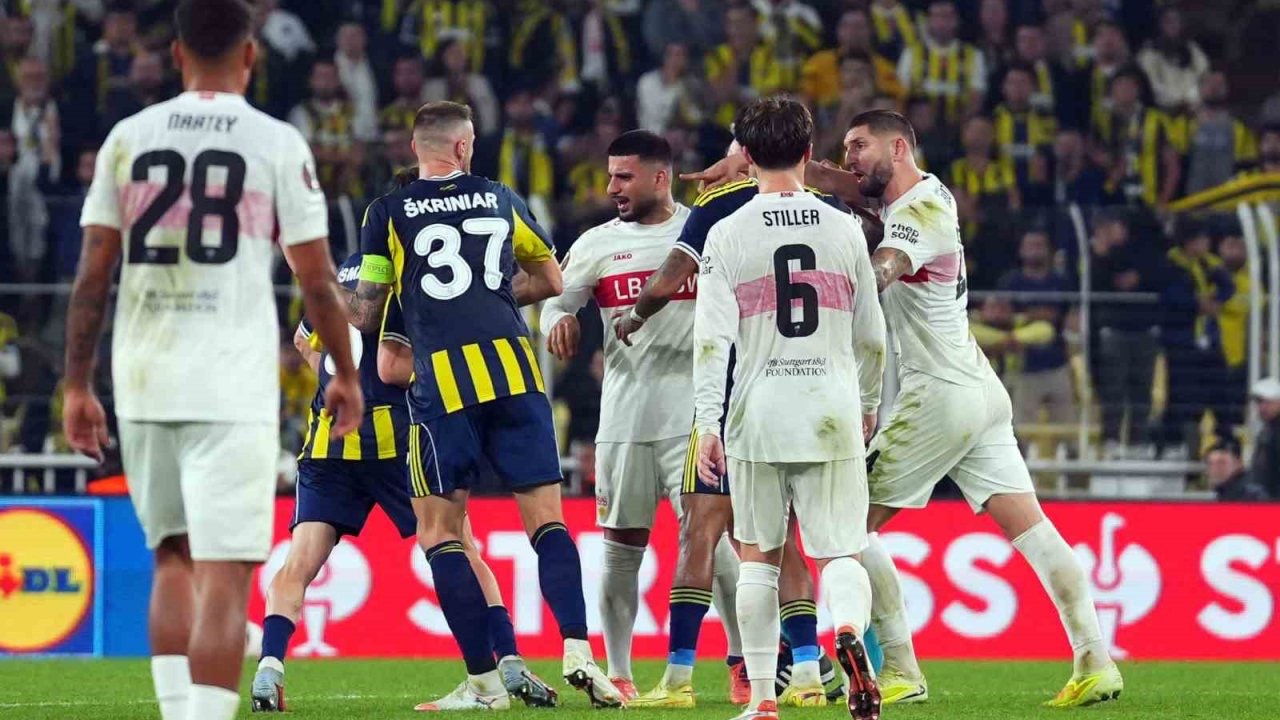 Fenerbahçe- Stuttgart maçında son düdük çaldı, ortalık karıştı