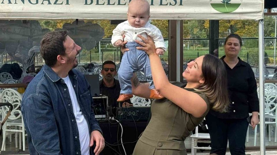 Minik Çağan için gerekli para toplandı, binlerce taraftar yeşil beyaz balon uçurdu