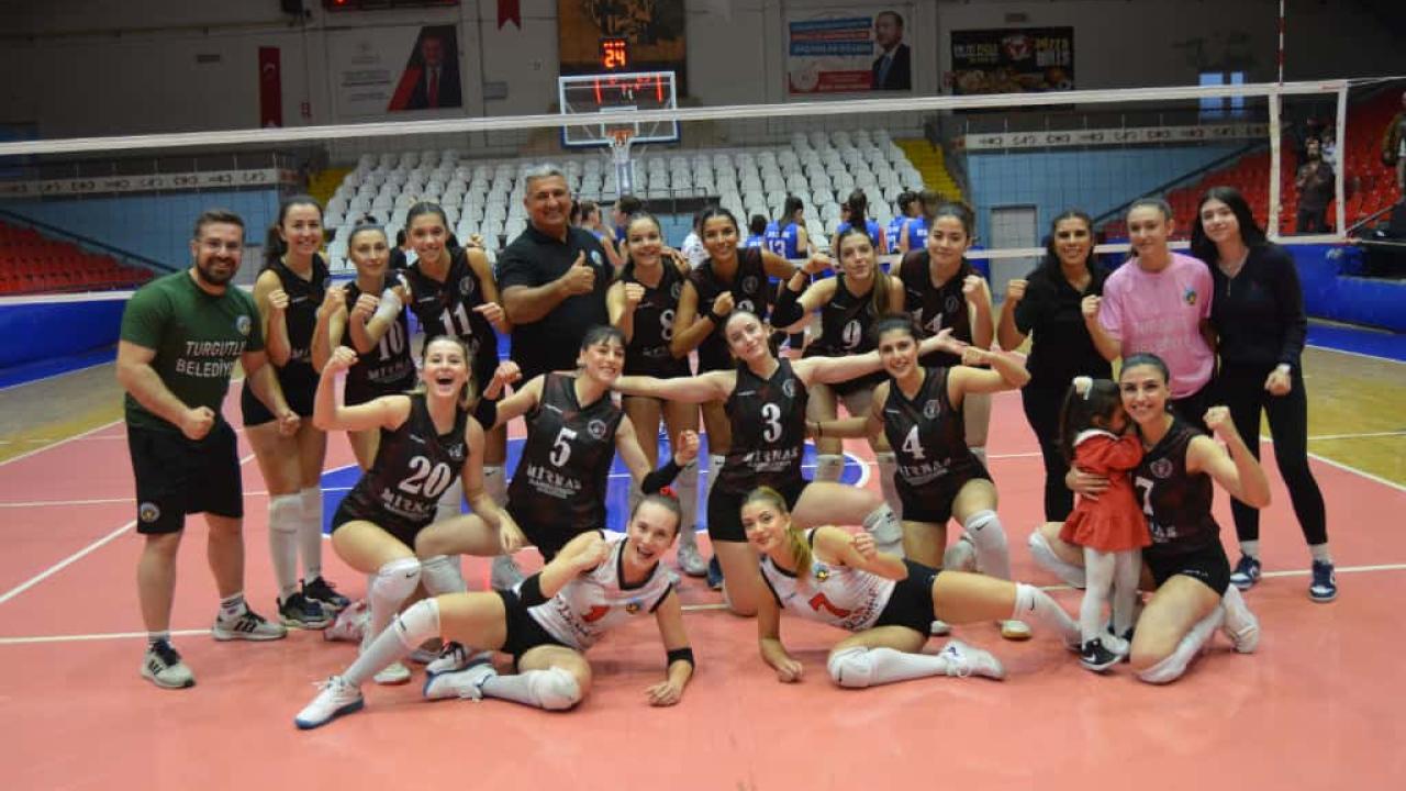 Turgutlu Belediyesi Kadın Voleybol Takımı 2’de 2 Yaptı
