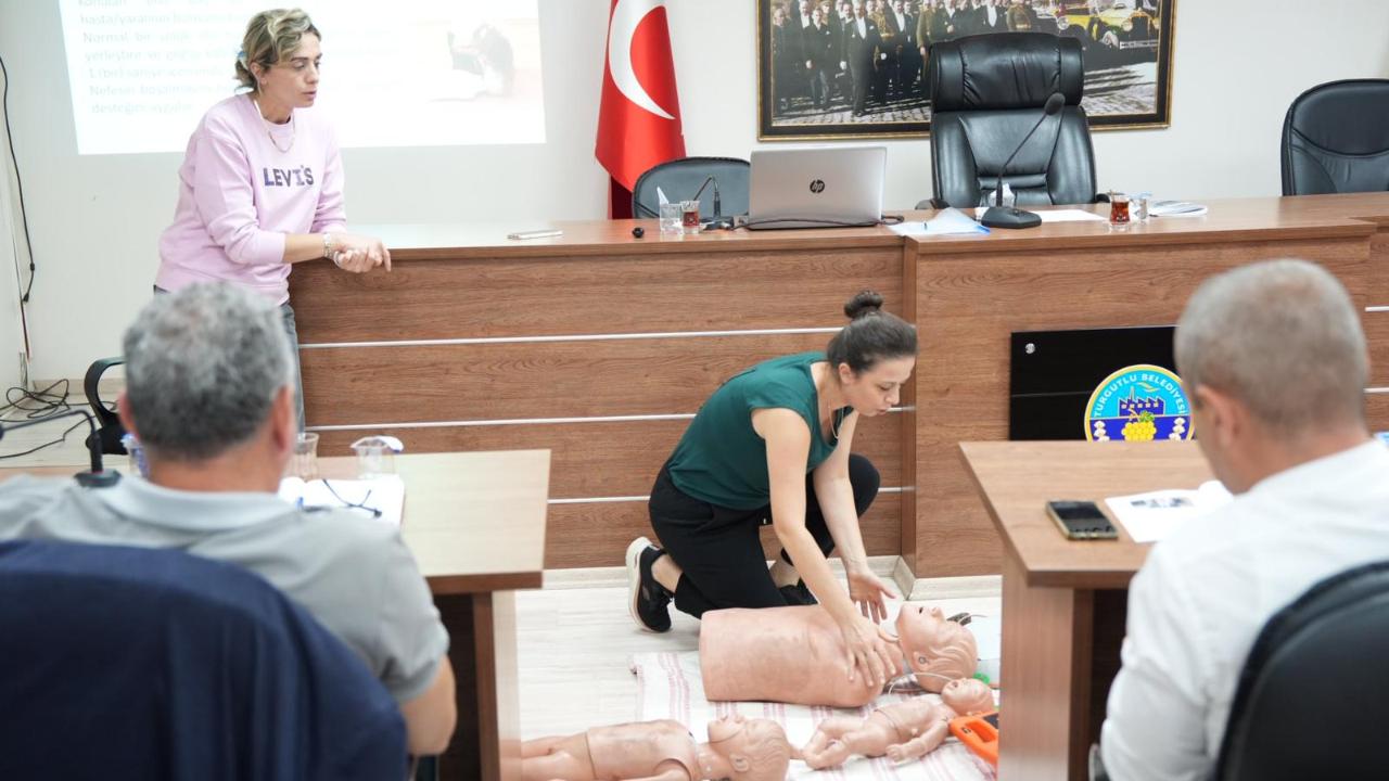 Turgutlu Belediyesi Personeline Hayat Kurtaran İlk Yardım Eğitimi