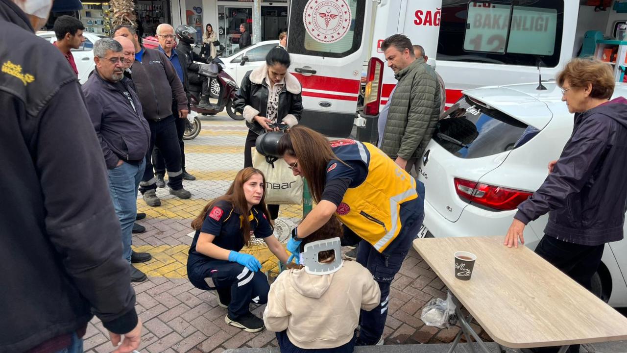 Turgutlu’da motosiklet yayaya çarptı sürücü yaralandı