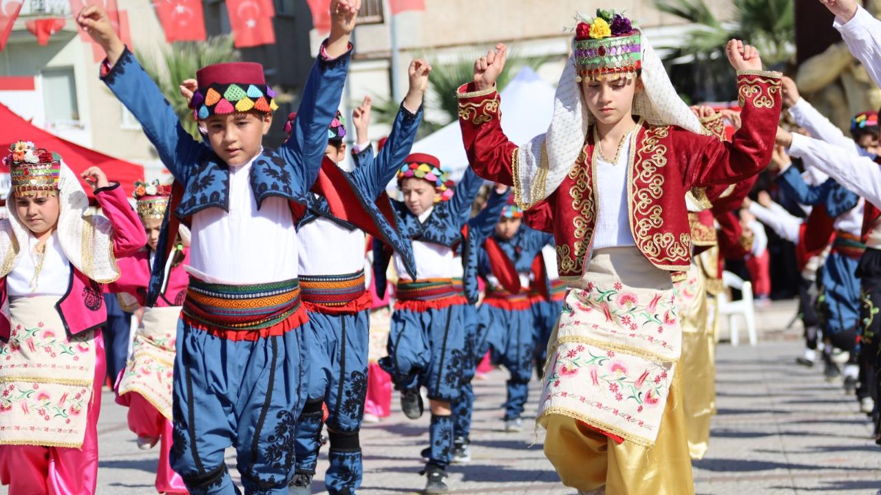Turgutlu’da öğrencilerin “7 Bölge Gösterisi” beğeni topladı