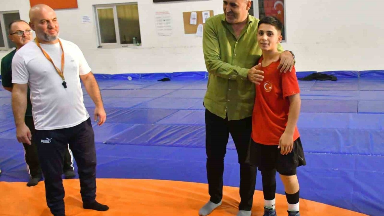 Yunusemreli güreşçi milli takım kampına davet edildi