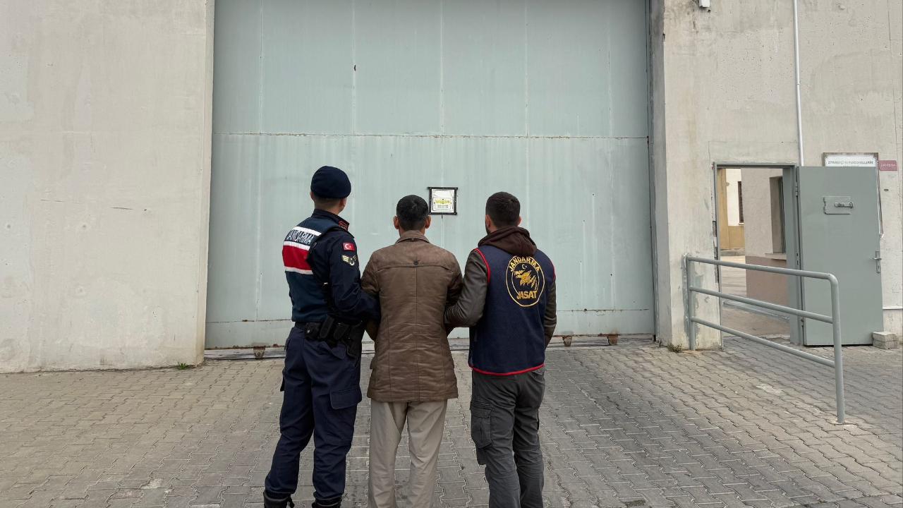 51 yıl hapis cezası bulunan firari jandarmadan kaçamadı!