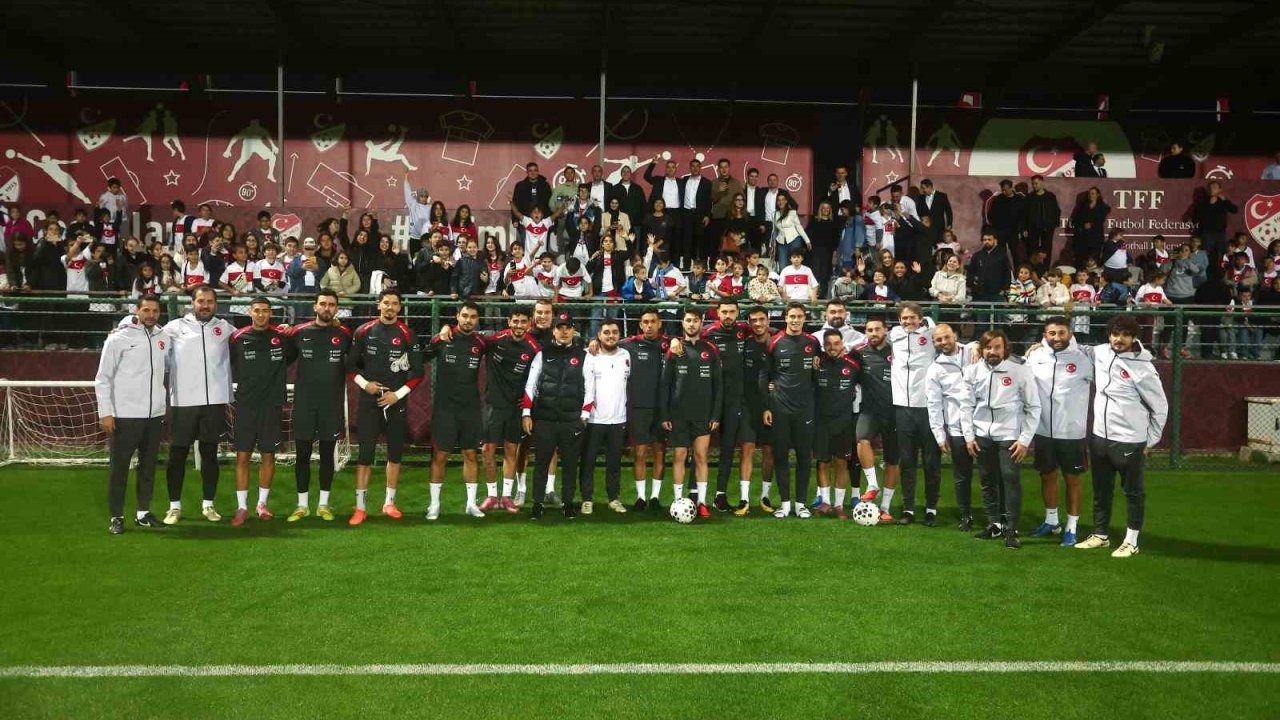 A Milli Takım, Bulgaristan ve İspanya maçlarının hazırlıklarına başladı