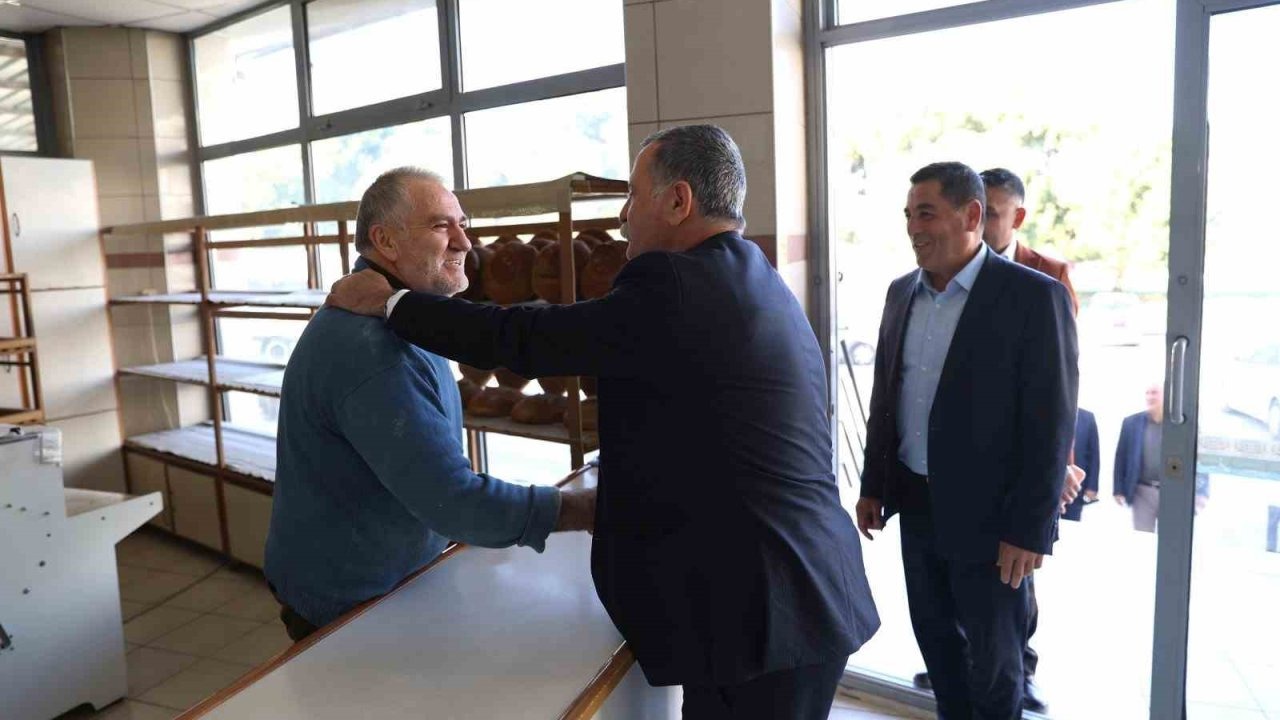 Başkan Balaban esnafın taleplerini yerinde dinliyor