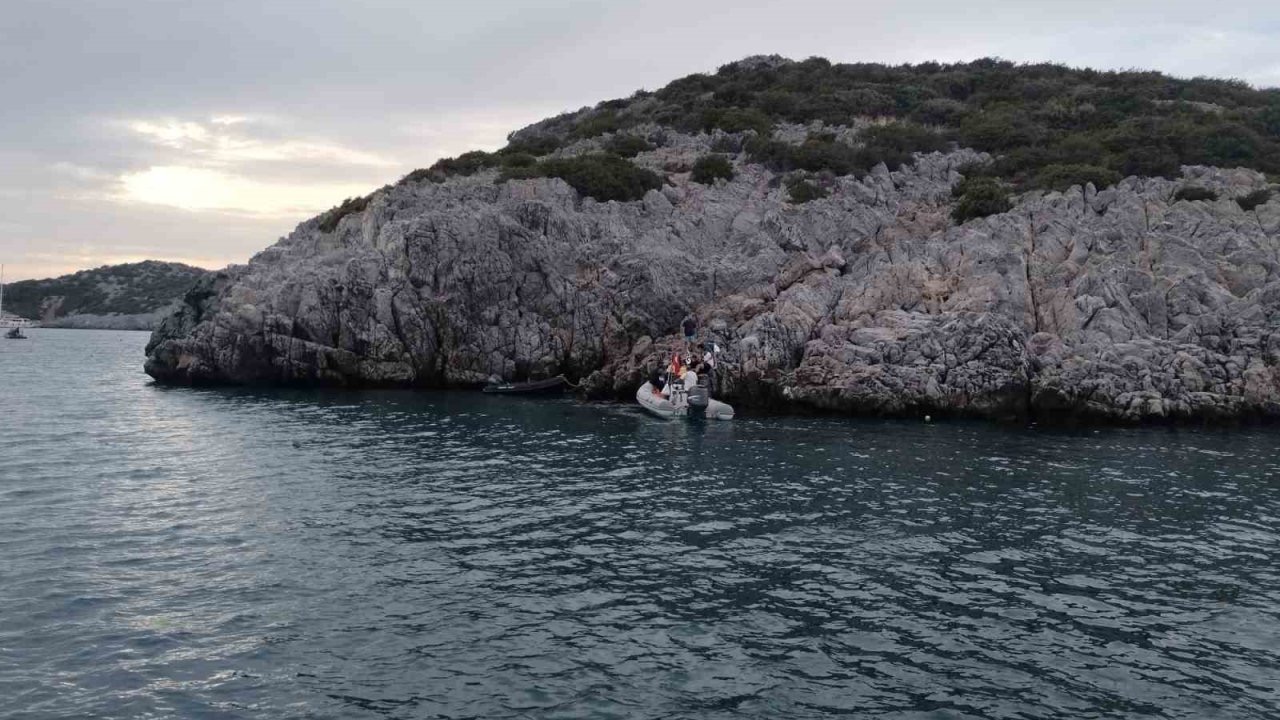 Bodrum’da bot kayalıklara çarptı: 4 yaralı