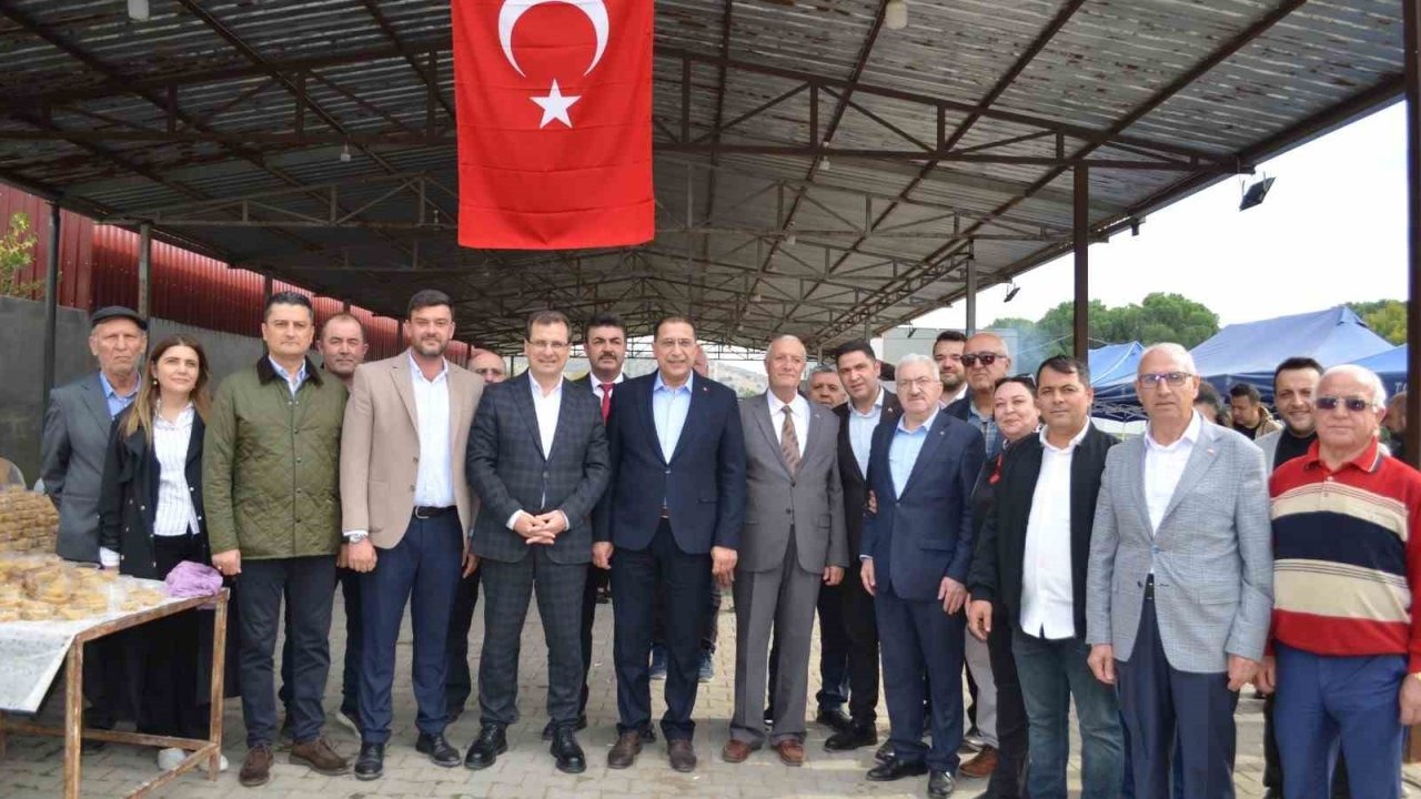 İlçede binlerce kişinin katıldığı yağmur duası ve hayır yemeği