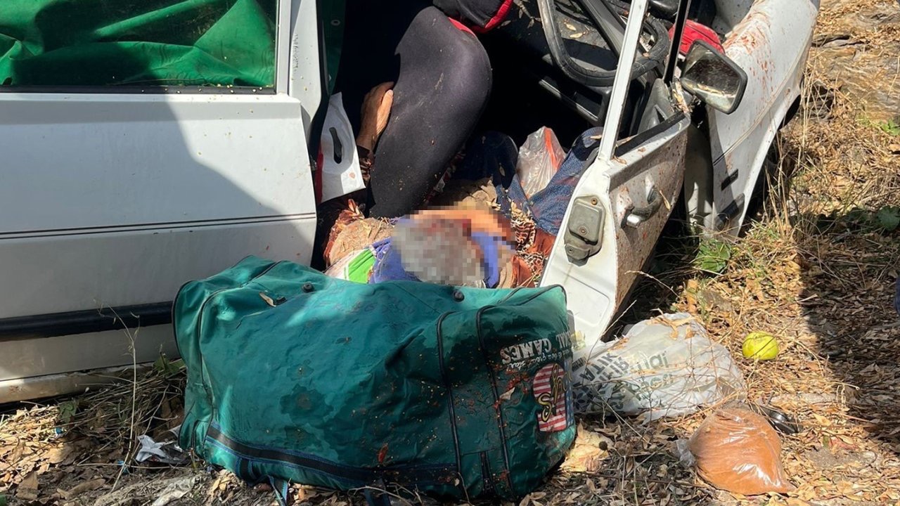 İzmir- Ankara Asfaltı’nda feci kaza: Otomobil yol kenarına uçtu 1 ölü, 1 ağır yaralı