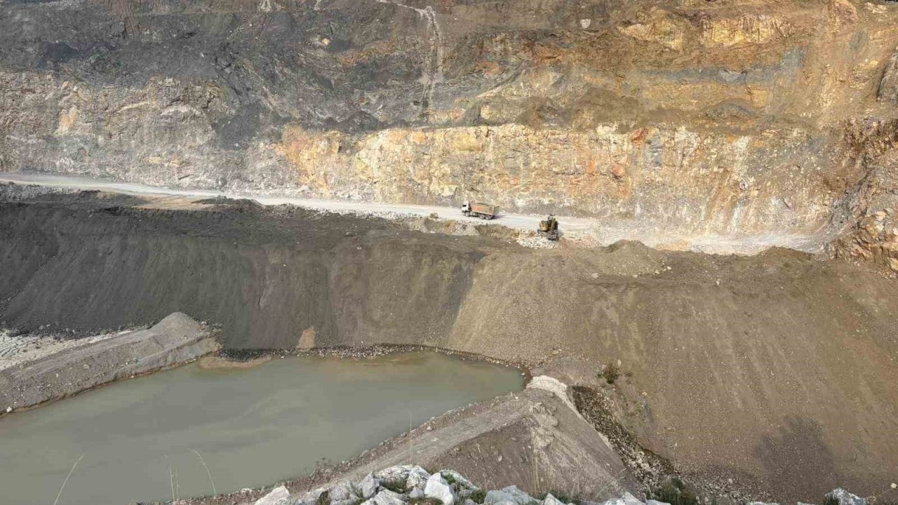 Manisa'da atık suyu dereye boşaltan taş ocağına yasal işlem başlatıldı