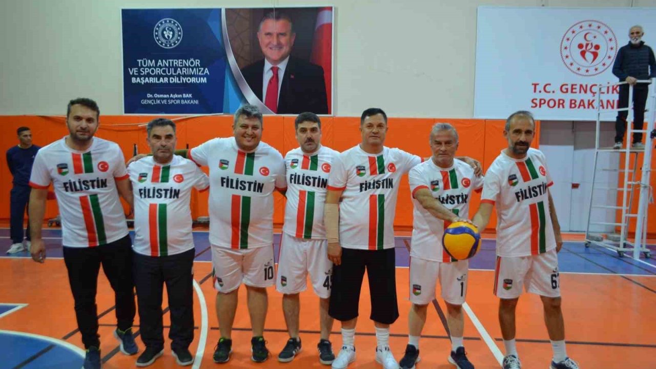 Manisa’da öğretmenlerin nefes kesen voleybol turnuvası tamamlandı