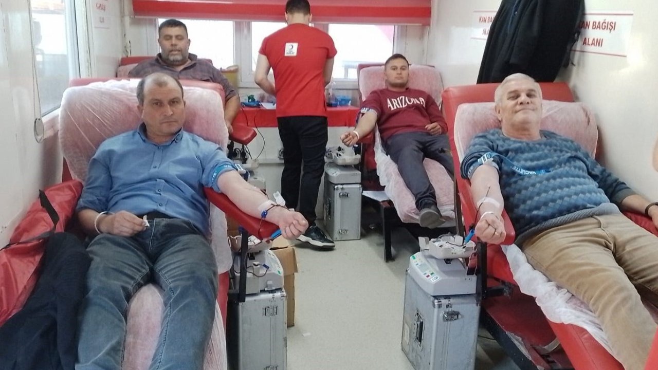 Sarıgöl’de kan bağış kampanyasına yoğun ilgi