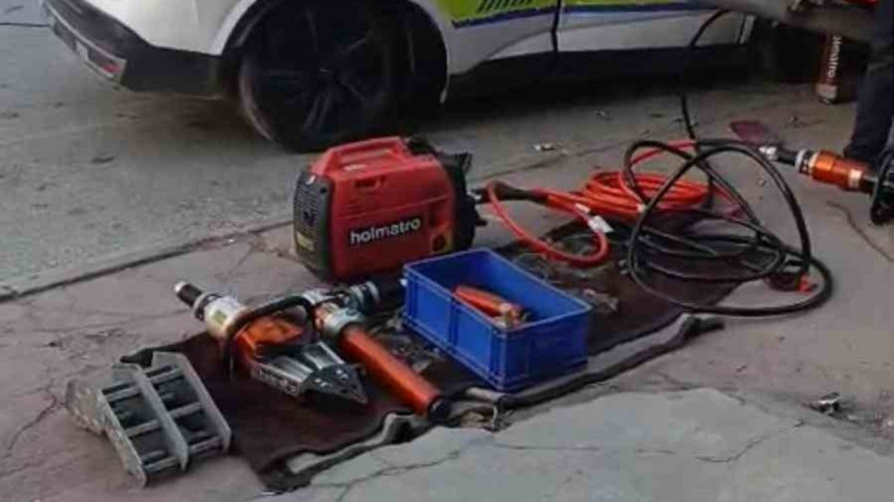 Trafik kazasında şehit olan polis memurunun kimliği belli oldu