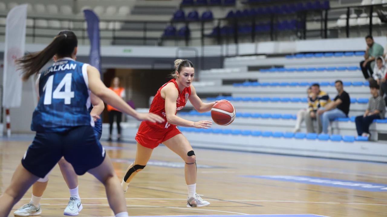 Turgutlu Belediyespor Kadın Basketbol Takımı Mersin Deplasmanında