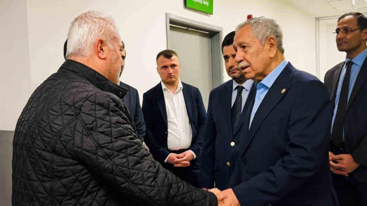 Bülent Arınç, Başkan Durbay’ı yoğun bakımda ziyaret etti