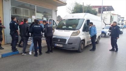 "Dur" ihtarına uymadılar: Araçtan 35 düzensiz göçmen çıktı!