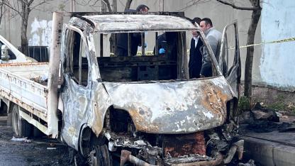 Geceyi geçirmek için girdiği kamyonet mezarı oldu: Araçta yanmış halde bulundu