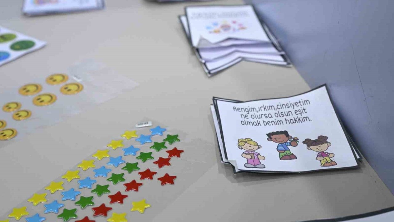İlçede öğrenciler insan haklarını atölyelerde keşfetti