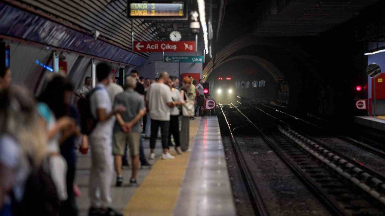 İzmir'de ulaşıma yılbaşı düzenlemesi