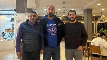 Köfteci Ramiz, ünlü başpehlivan Ali Gürbüz’ü ağırladı