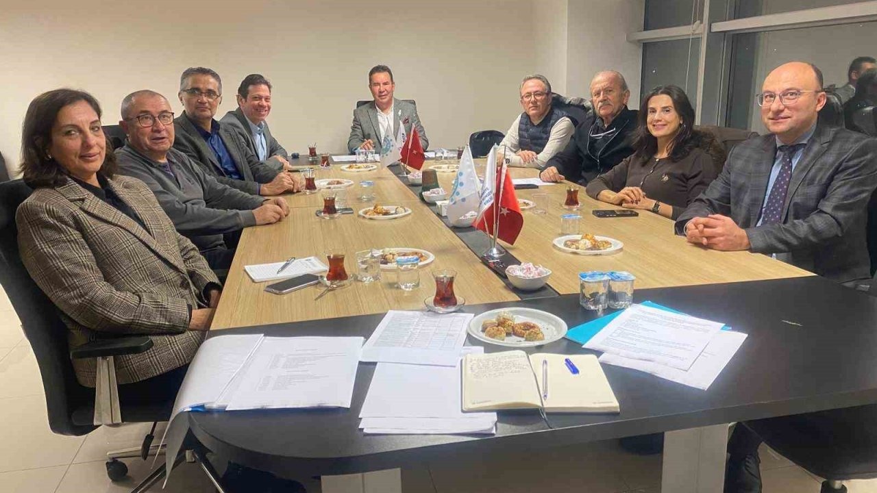 Manisa Kent Konseyi’nde Yılın Son Toplantısı: Acılar Anıldı, 2026 İçin Ortak Akıl Vurgusu