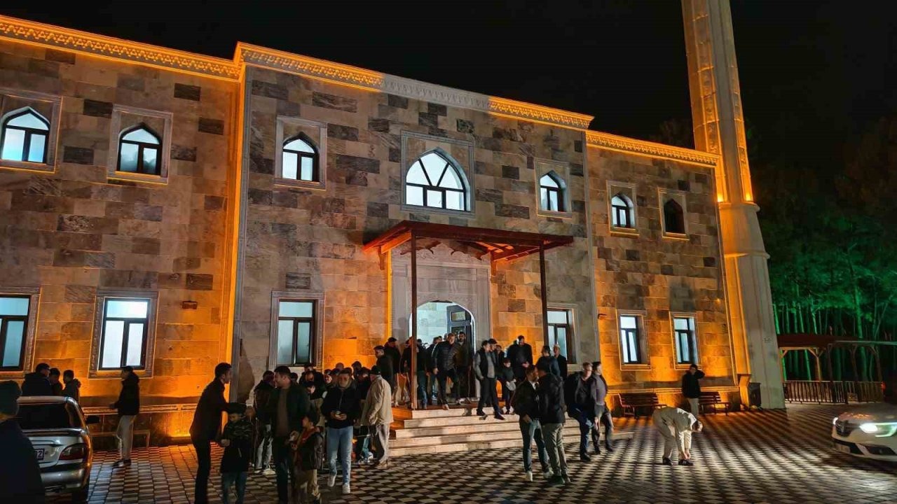 Manisa'da Regaip Kandili dualarla idrak edildi