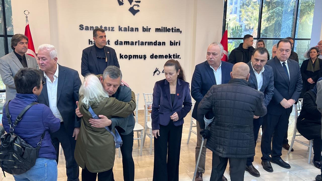 Özgür Özel, Gülşah Durbay’ın Ailesiyle Birlikte Taziyeleri Kabul Etti