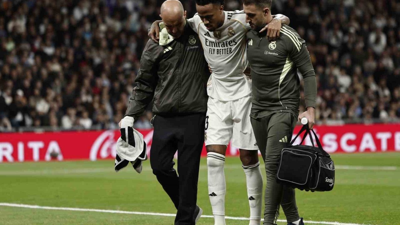 Real Madrid’li oyuncu 4 ay sahalardan uzak kalacak!