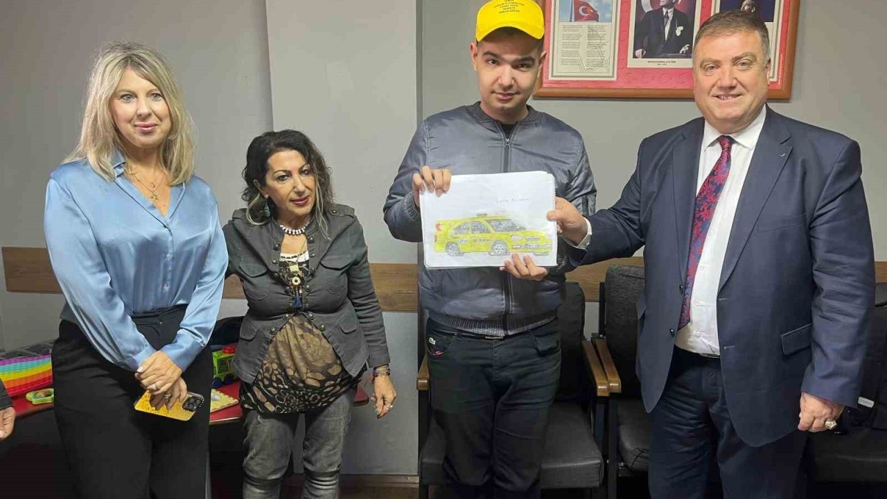 Taksi tutkunu Halil’e Başkan Özkan’dan özel sürpriz