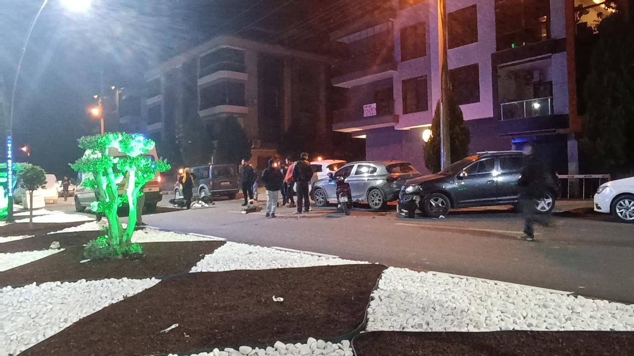 Turgutlu'da kaza: Motosiklet otomobil ile çarpıştı!