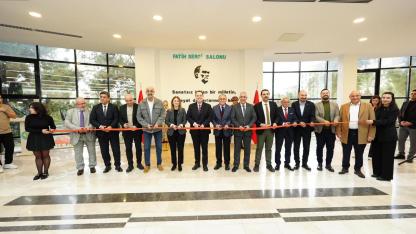 “Sarışın Bir Kurt: Mustafa Kemal Atatürk” Sergisi Manisa’da Açıldı