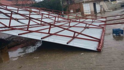 Sarıgöl’de fırtına etkili oldu