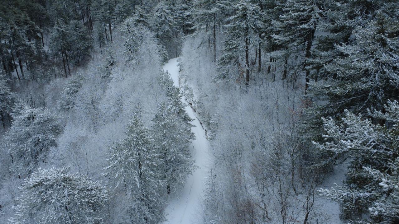 Demirci’de Kar Güzelliği: Dağlar ve Yollar Beyaza Büründü