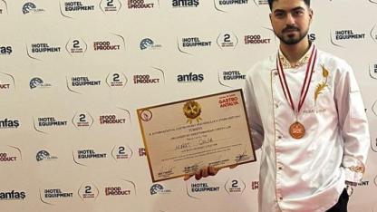 Manisalı Şef Murat Çakar’dan Gastro Antalya’da Çifte Madalya Başarısı