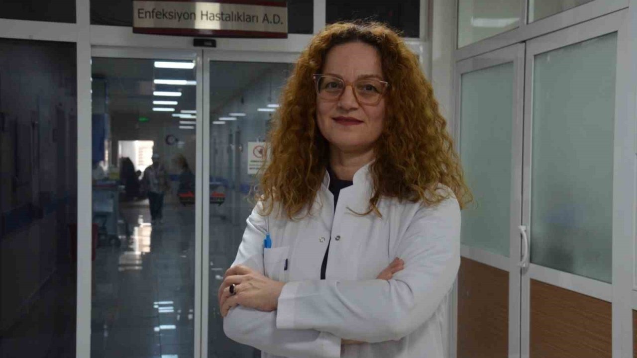 MCBÜ Öğretim Üyesi Özer'den risk gruplarına uyarı: ''COVID-19 tamamen bitmedi''