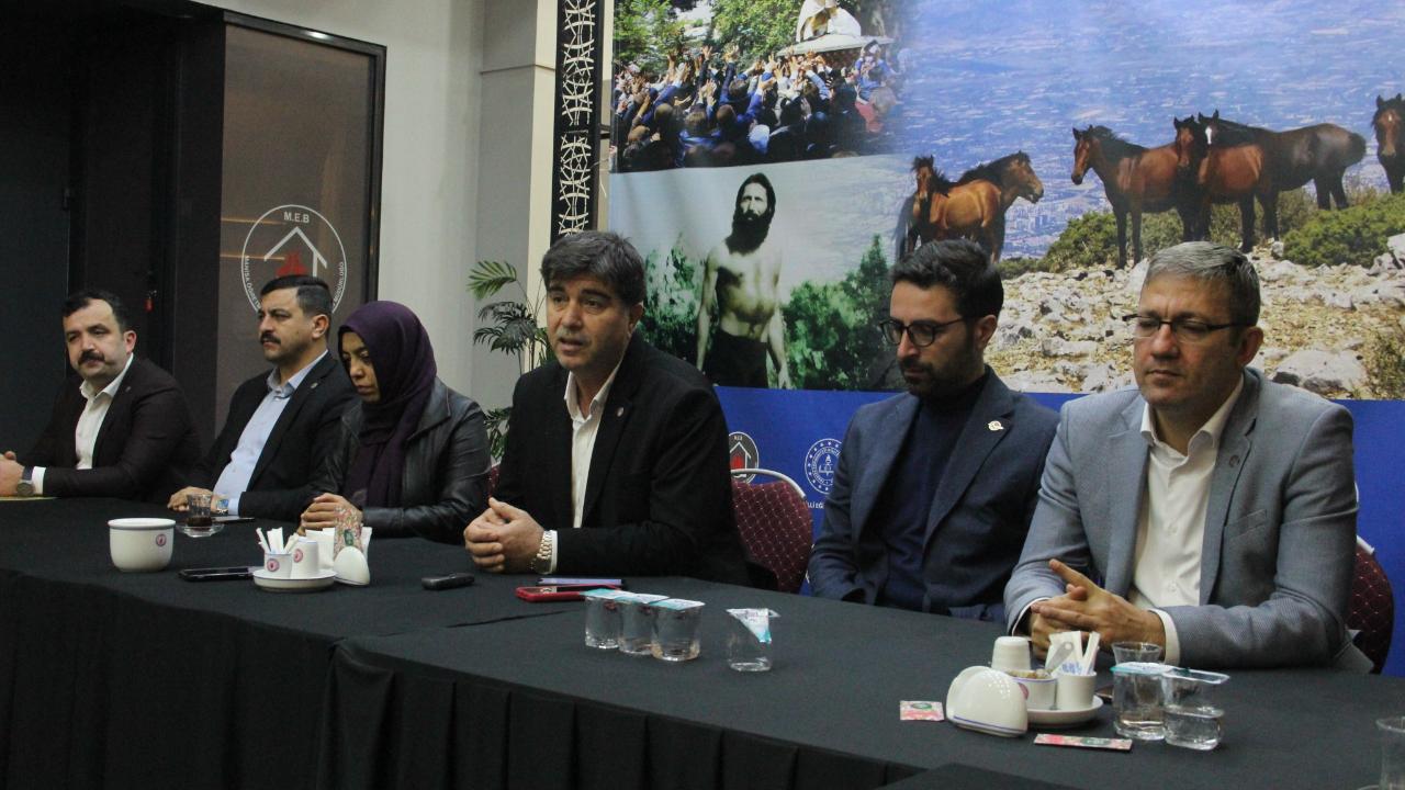 Memur-Sen Manisa İl Temsilcisi Yasav’dan Sendika Yasası İçin Değişiklik Çağrısı