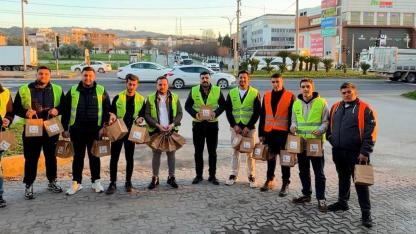 AK Gençlik’ten Turgutlu’da “İftara Beş Kala” Geleneği