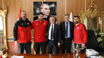 Avrupa Şampiyonu Mert Şişmanlar Manisa takımında!