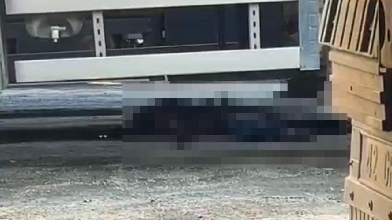 Depoda Feci Kaza: Tırın Altında Kalan Şoför Hayatını Kaybetti