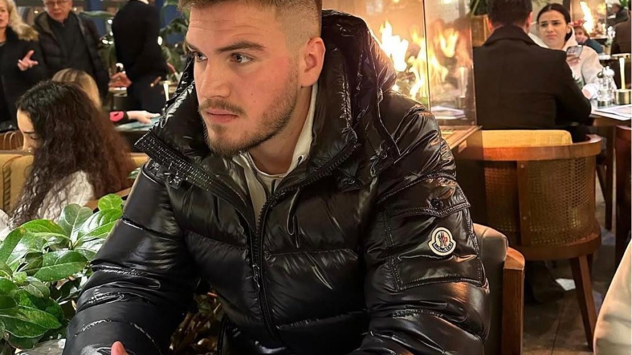 Elektrik direğine çarpan motosikletli genç hayatını kaybetti