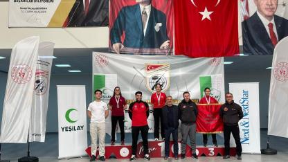 Manisalı İrem Denktaş Rekor Kırarak Türkiye Şampiyonu Oldu