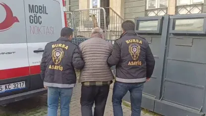 11 yıl kaçtı, 9 estetikle yeni yüz yaptı... Yeni hayat kurup yıllarca maaşla çalışan katil işçi servisinde yakalandı