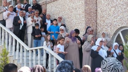 Hacı adayları dualarla kutsal topraklara uğurlandı