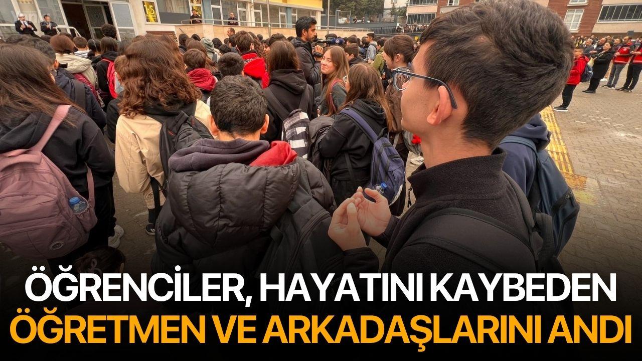 Öğrenciler, Hayatını Kaybeden Öğretmen ve Arkadaşlarını Andı