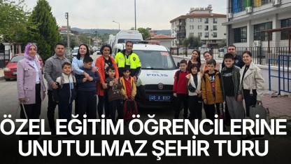 Özel eğitim öğrencilerine unutulmaz şehir turu