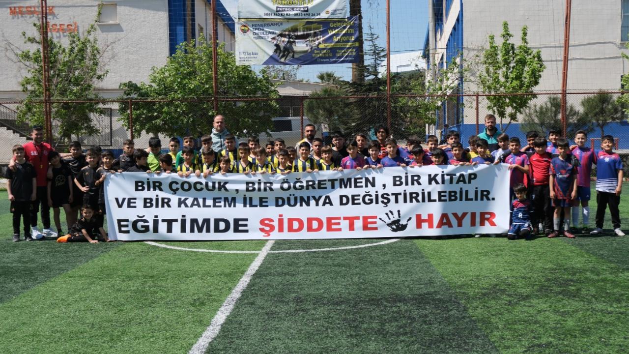 Turgutlu’da Futbol Okullarından Anlamlı Turnuva: “Şiddete Değil Spora Alan Aç!”