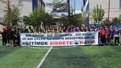Turgutlu’da Futbol Okullarından Anlamlı Turnuva: “Şiddete Değil Spora Alan Aç!”