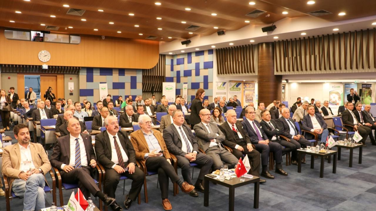 Türk tekstilinin dünyadaki durumu İzmir'deki zirvede değerlendirildi