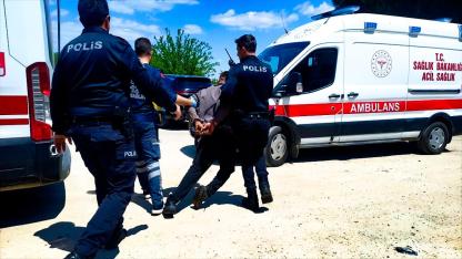 Cezaevi önünde kavga çıktı: 2 yaralı