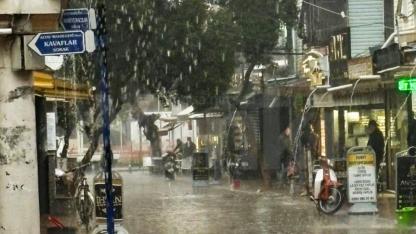 Manisa İçin Kuvvetli Gök Gürültülü Sağanak Yağış Uyarısı!